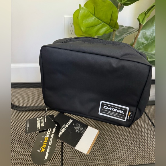 NEW Dakine Cyclone Fin Stash Bag - Picture 4 of 9